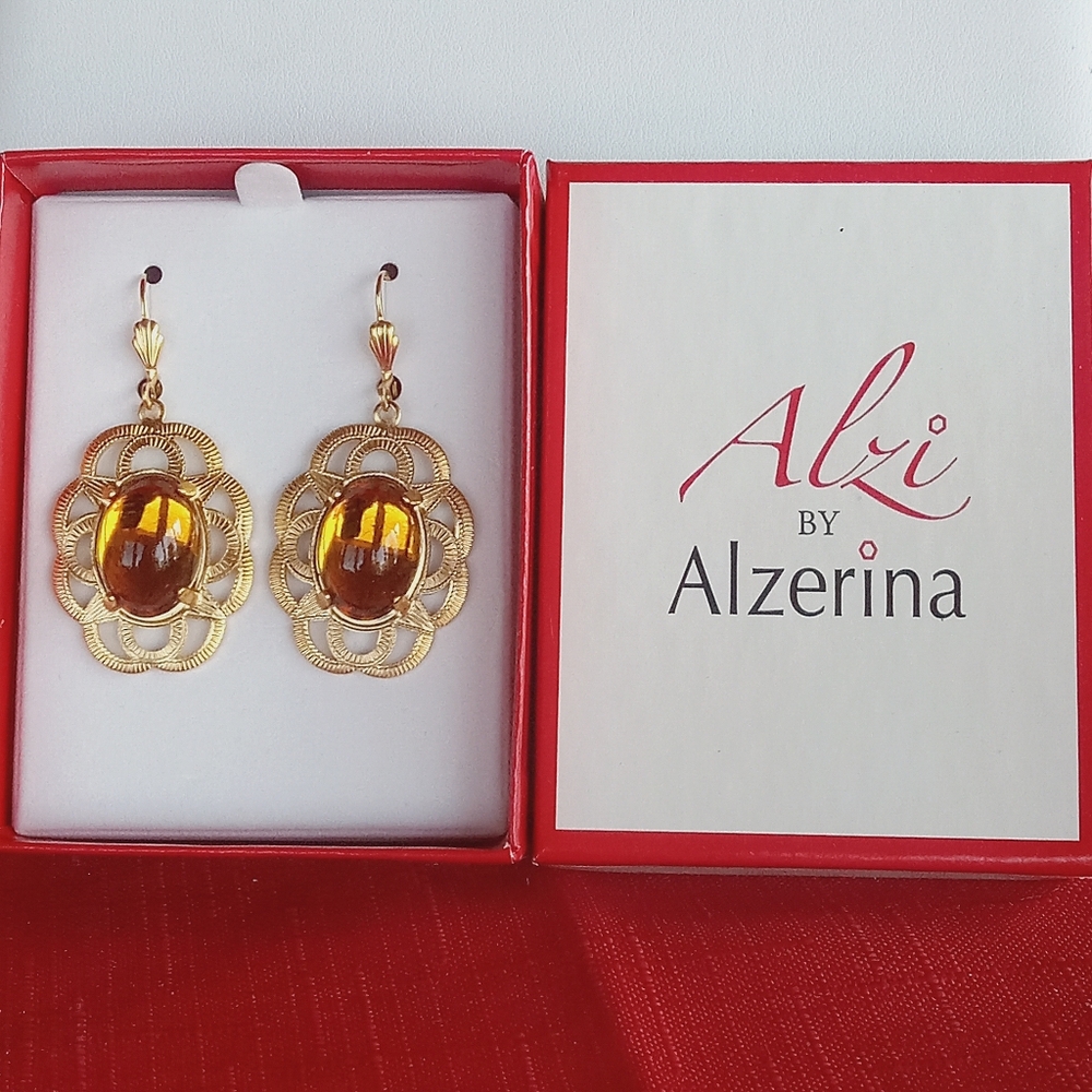 Alzi by Alzerina Gold Tone Filigree Amber Cabochon Dangle Earrings 2" New In Box